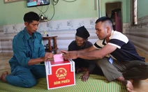 Thùng phiếu bầu cử đến tận nhà Mẹ Việt Nam anh hùng 101 tuổi