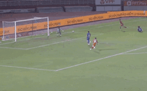 Video: Tiến Linh bỏ lỡ cơ hội ghi bàn ngon ăn cho Công An TP.HCM
