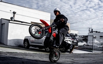 Xe máy điện giá chỉ ngang Honda Air Blade: Chạy 80km/h, đi gần 100km/sạc, nhưng một điểm trừ lớn