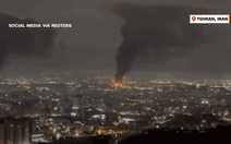 Mỹ tấn công các nhà máy sản xuất drone của Iran; Cháy gần sân bay Dubai