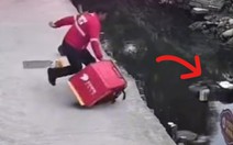 Chàng trai bất lực khi liên tục gặp xui xẻo