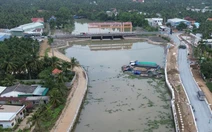 Triều cường kết hợp gió chướng, mặn trên sông Tiền tăng nhanh