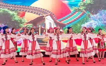 Xây trường nội trú, chăm lo việc học và đời sống cho học sinh vùng khó khăn