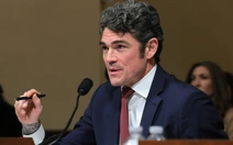 Vừa từ chức để phản đối cuộc chiến với Iran, cựu giám đốc chống khủng bố của Mỹ bị FBI điều tra