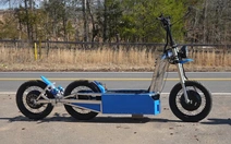 Xe máy điện kỳ dị chạy được tới 160km/h, mạnh như ô tô Hyundai, nhưng bị cảnh báo 'đừng thử'