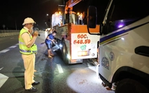 Tuần tra xuyên đêm trên cao tốc