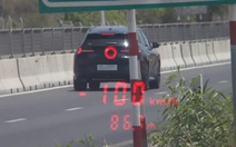 Chạy ô tô quá tốc độ, không giấy đăng kiểm và đăng ký, tài xế và chủ xe bị phạt 68,5 triệu đồng