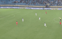 Video: Cột dọc từ chối bàn thắng đầu tiên của Hoàng Hên cho tuyển Việt Nam