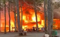 Cháy khu kinh tế đêm ở Măng Đen, nhiều gian hàng bị thiêu rụi