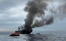 Eo biển Hormuz: Tàu Thái Lan mắc cạn sau 2 tuần bị tấn công, tàu Malaysia được phép đi qua