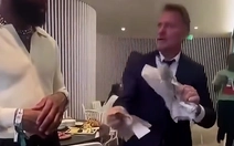 Màn ảo thuật hô biến tờ báo rách bươm thành nguyên vẹn