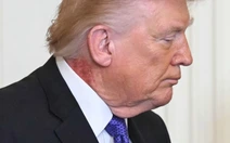 Bác sĩ Nhà Trắng lên tiếng về vết đỏ lạ trên cổ Tổng thống Trump