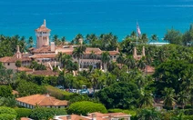 Máy bay chiến đấu bắn pháo sáng gần khu nghỉ dưỡng Mar a Lago của ông Trump