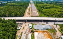 Cận mốc phải đưa vào khai thác, vành đai 3 TP.HCM đoạn phía Tây còn ngổn ngang