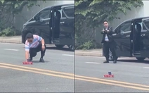 'Tổng tài' mất điện thoại vì sống ảo giữa đường