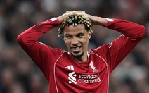 Liverpool thua sốc đội chót bảng