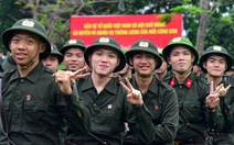 Chủ tịch Quốc hội, Bí thư Thành ủy cùng lãnh đạo TP.HCM tiễn hơn 7.000 thanh niên lên đường nhập ngũ