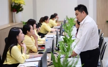 Bộ Nội vụ trả lời 'viên chức là thạc sĩ, nhiều thành tích có được tiếp nhận làm công chức không?'