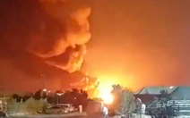 Iran tấn công tàu dầu, căn cứ Mỹ; Ông Trump nói Tehran phải 'đầu hàng vô điều kiện'