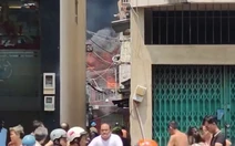 Cháy lớn dãy nhà trong hẻm nhỏ ở TP.HCM