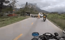 Cục CSGT lên tiếng trước thông tin 'dùng ô tô công vụ chắn ngang đường để dừng xe vi phạm'