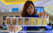 Giá vàng thế giới tăng mạnh, vượt 4.700 USD/ounce