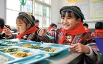 Quy định ‘10 phải - 10 không’ siết chặt an toàn thực phẩm trường học ở Trung Quốc