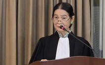 Chiếc áo của luật sư