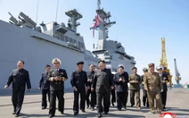 Ông Kim Jong Un giám sát phóng tên lửa từ tàu chiến, nhấn mạnh răn đe hạt nhân 'không giới hạn'