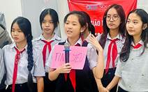 Một nửa học sinh ngại nói chuyện giới tính với cha mẹ