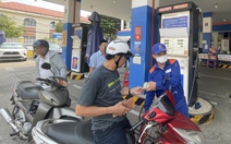 Người dân Đà Nẵng bắt đầu đổ xăng sinh học E10 tại 4 điểm, giá rẻ hơn gần 500 đồng/lít