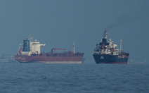 Tàu dầu đầu tiên 'thoát' eo biển Hormuz sau lệnh phong tỏa của Mỹ