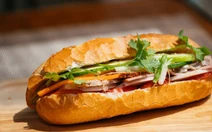 20 người nghi ngộ độc sau khi ăn bánh mì: Bộ Y tế yêu cầu khẩn trương lấy mẫu, xử lý vi phạm