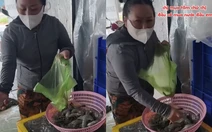 'Chị mua tôm chứ không mua nước em ơi'