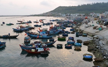 Tắm biển ở Lý Sơn, hai học sinh đuối nước, một em tử vong