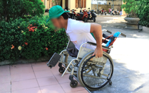 1 tấc thềm thôi cũng là 'bức tường', xây công trình sao nỡ quên người khuyết tật