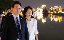 Tổng thống Hàn Quốc và Phu nhân dạo hồ Hoàn Kiếm