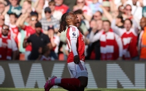 Arsenal trở lại ngôi đầu bảng trong ngày Man City không đá