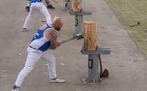 Thí sinh dùng cái 'đầu lạnh' khi thi chặt gỗ