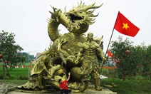 9X tạc tượng 25 tấn kể chuyện Lạc Long Quân - Âu Cơ dịp Giỗ Tổ Hùng Vương