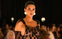 Học lỏm 8 cách phối đồ xuyên thấu không phản cảm