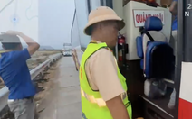 Cảnh sát tăng cường xử phạt xe ‘nhồi nhét’ khách trên cao tốc