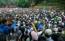 Biển người về Đền Hùng ngày giỗ Tổ Hùng Vương