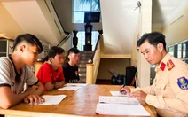 Nằm dài trên yên xe đua trong đêm ở Phú Quốc, hai thanh thiếu niên bị công an mời làm việc