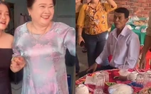 Cảm xúc của ba khi thấy mẹ trang điểm sau 30 năm kể từ ngày cưới