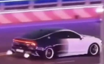 'Độ' xe ô tô, phun lửa từ ống xả, tài xế bị phạt gần 77 triệu đồng