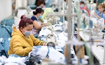 Doanh nghiệp đầu tư công nghệ để vượt 'bão'