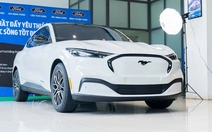 Tin tức giá xe: Ford Mustang Mach-E giảm giá kỷ lục gần 1 tỉ đồng, còn được sạc miễn phí 5 năm