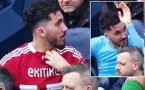 Cherki gây tranh cãi vì mặc áo Liverpool sau khi bị thay ra