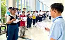 Thí sinh dự thi đánh giá năng lực ĐHQG TP.HCM đông kỷ lục, phụ huynh được tư vấn ngay điểm thi